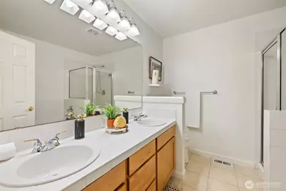 12140 NE 24th Street #102, Bellevue, WA 98005 - Photo 15