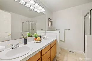 12140 NE 24th St, Bellevue, WA 98005 - Photo 15