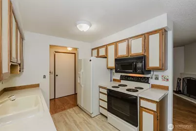 3580 Narrows View Lane NE #103, Bremerton, WA 98310 - Photo 13
