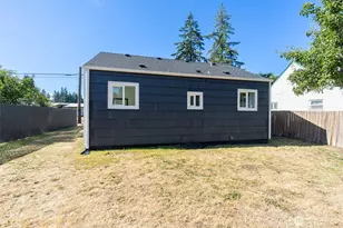 859 118th St S, Parkland, WA 98444 - Photo 17