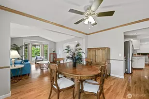 24417 SE 46th St, Sammamish, WA 98029 - Photo 9