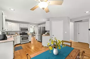 24417 SE 46th St, Sammamish, WA 98029 - Photo 15