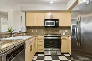 1100 106th Ave NE, Bellevue, WA 98004 - Photo 7