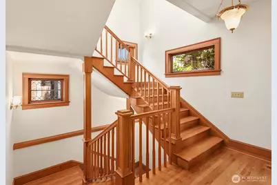 1411 10th Avenue W, Seattle, WA 98119 - Photo 7