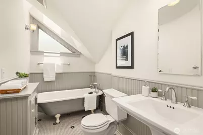 1411 10th Avenue W, Seattle, WA 98119 - Photo 29