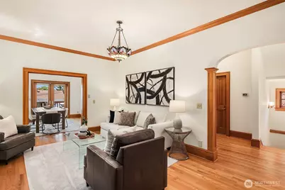 1411 10th Avenue W, Seattle, WA 98119 - Photo 9