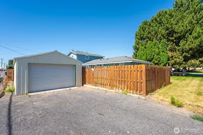 1608 C St. SW, Ephrata, WA 98823 - Photo 5