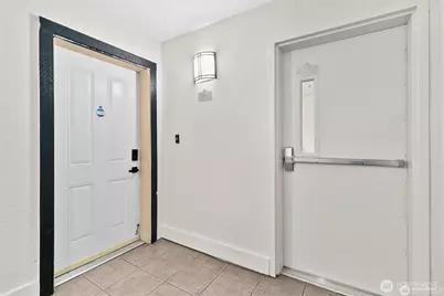 2424 S 41st Street #B565, Tacoma, WA 98409 - Photo 17
