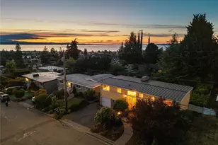 741 Hemlock St, Edmonds, WA 98020 - Photo 1