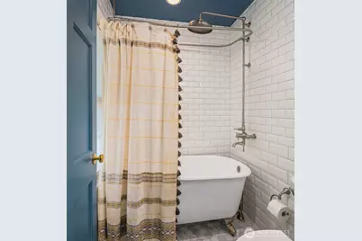 1515 28th Avenue W, Seattle, WA 98199 - Photo 17