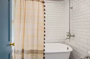 1515 28th Ave W, Seattle, WA 98199 - Photo 17