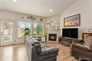 19502 Mountain Meadows Ln SW, Rochester, WA 98579 - Photo 11