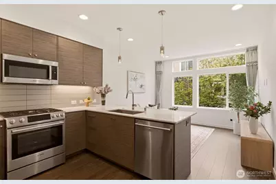333 N 90th Street, Seattle, WA 98103 - Photo 11