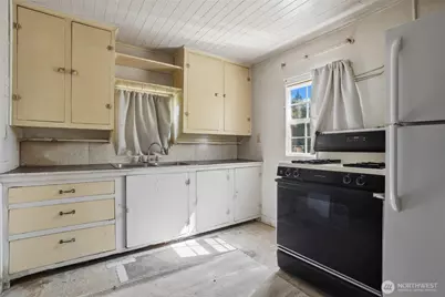 2506 Trenton Avenue NE, Bremerton, WA 98310 - Photo 9