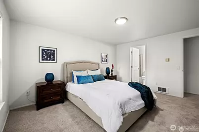 8218 126th Avenue NE #E22, Kirkland, WA 98033 - Photo 13