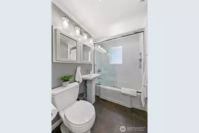 8623 30th Avenue NE, Seattle, WA 98115 - Photo 13