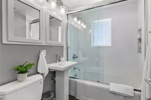 8623 30th Ave NE, Seattle, WA 98115 - Photo 13