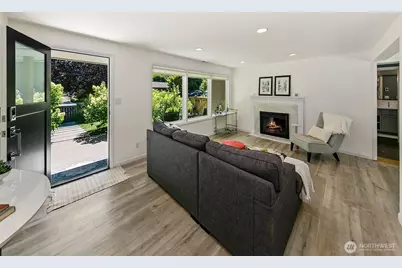 8623 30th Avenue NE, Seattle, WA 98115 - Photo 3