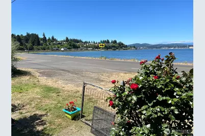 1647 Beach Drive E, Port Orchard, WA 98366 - Photo 7