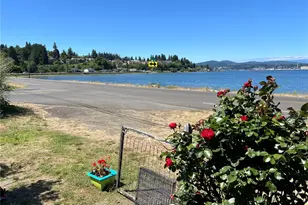1647 Beach Dr E, Port Orchard, WA 98366 - Photo 7
