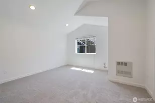 935 N 97th St, Seattle, WA 98103 - Photo 17