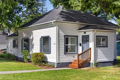 902 Fidalgo Street, Sedro Woolley, WA 98284 - Photo 3