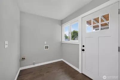 902 Fidalgo Street, Sedro Woolley, WA 98284 - Photo 7