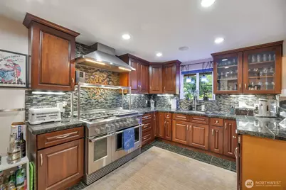 12200 85th Avenue S, Seattle, WA 98178 - Photo 9