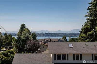 10602 NE 60th Street, Kirkland, WA 98033 - Photo 1