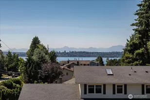 10602 NE 60th St, Kirkland, WA 98033 - Photo 1