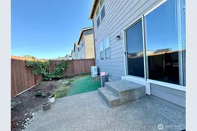 18757 Lipoma Place E, Puyallup, WA 98374 - Photo 31