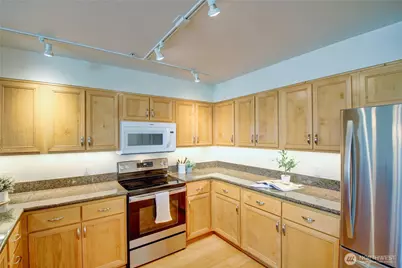 960 Harris Avenue #602, Bellingham, WA 98225 - Photo 19