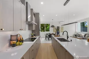 11748 Dayton Ave N, Seattle, WA 98133 - Photo 17