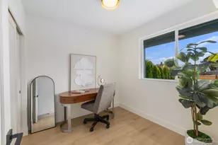 11748 Dayton Ave N, Seattle, WA 98133 - Photo 5