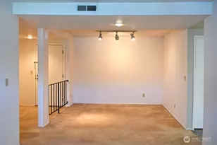 11300 1st Ave NE, Seattle, WA 98125 - Photo 7