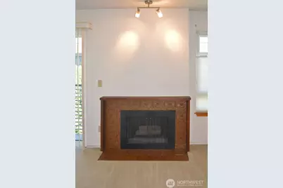 11300 1st Avenue NE #321, Seattle, WA 98125 - Photo 17