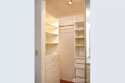 11300 1st Avenue NE #321, Seattle, WA 98125 - Photo 17