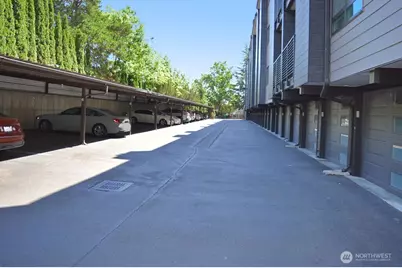 11300 1st Avenue NE #321, Seattle, WA 98125 - Photo 33