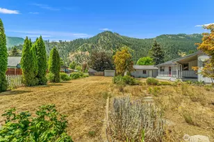 137 W Center St, Leavenworth, WA 98826 - Photo 25