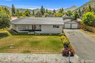 137 W Center St, Leavenworth, WA 98826 - Photo 3