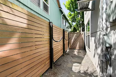 6729 14th Avenue NW #A, Seattle, WA 98117 - Photo 35