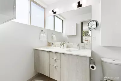 6729 14th Avenue NW #A, Seattle, WA 98117 - Photo 21