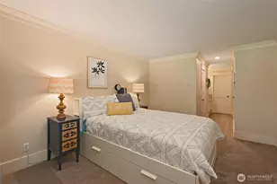5858 NE Park Point Dr, Seattle, WA 98115 - Photo 11