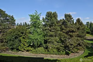 5858 NE Park Point Dr, Seattle, WA 98115 - Photo 29
