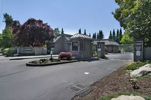 5858 NE Park Point Dr, Seattle, WA 98115 - Photo 27