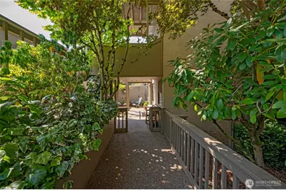 5858 NE Parkpoint Drive #F-203, Seattle, WA 98115 - Photo 17