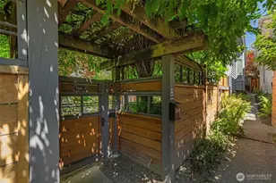 1124 14th Ave, Seattle, WA 98122 - Photo 3