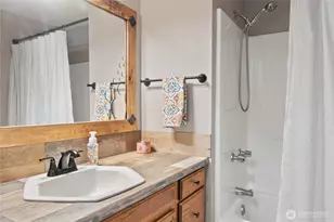 1101 E Ballantrae Dr, Shelton, WA 98584 - Photo 17