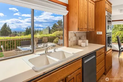 9636 NE 30th Place, Clyde Hill, WA 98004 - Photo 17