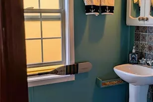 2401 N Northlake Way, Seattle, WA 98103 - Photo 11